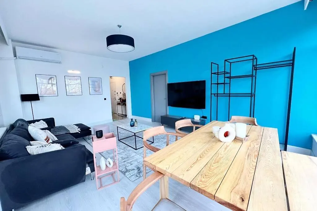 Wonder Homes- Stylish 4Br Flat, Terrace, Sea View, Kabatas Istanbul Apartment
