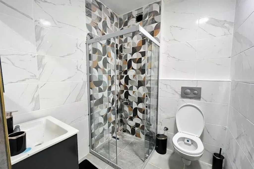 Wonder Homes- Stylish 4Br Flat, Terrace, Sea View, Kabatas Istanbul