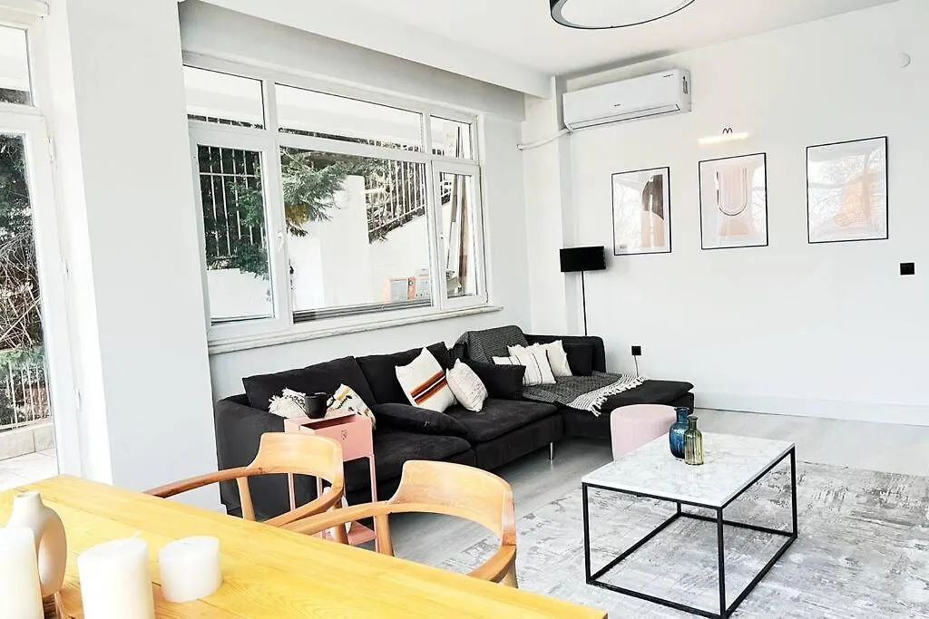 Wonder Homes- Stylish 4Br Flat, Terrace, Sea View, Kabatas Istanboel 0*,