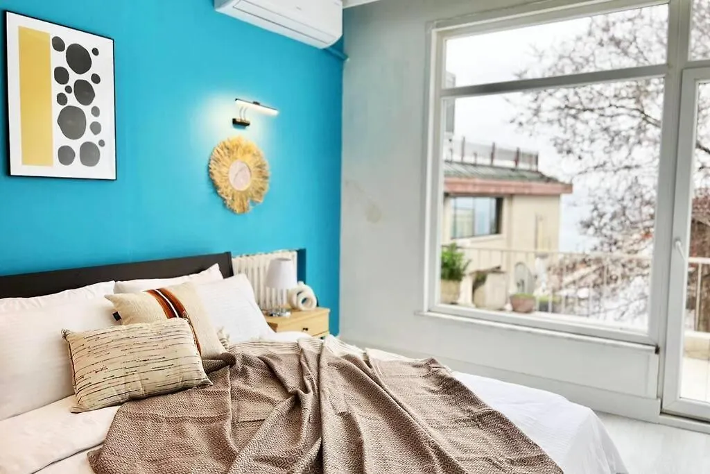 Wonder Homes- Stylish 4Br Flat, Terrace, Sea View, Kabatas Istanboel