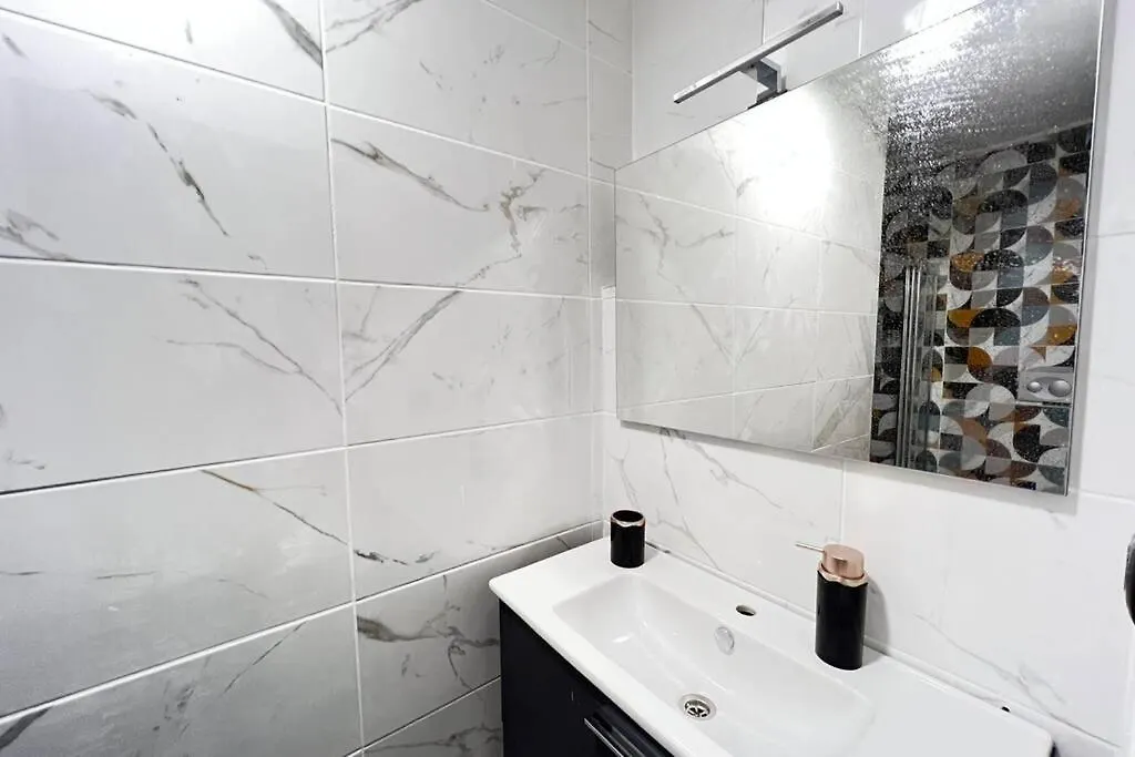 Wonder Homes- Stylish 4Br Flat, Terrace, Sea View, Kabatas Istanbul Apartment
