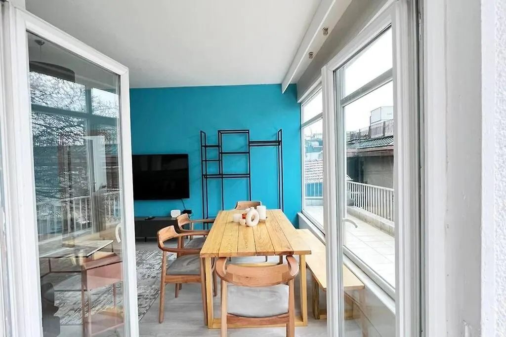 Wonder Homes- Stylish 4Br Flat, Terrace, Sea View, Kabatas Istanbul