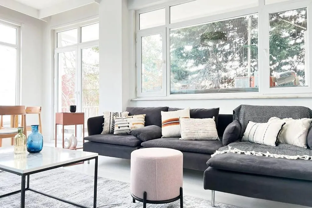 Wonder Homes- Stylish 4Br Flat, Terrace, Sea View, Kabatas Istanbul